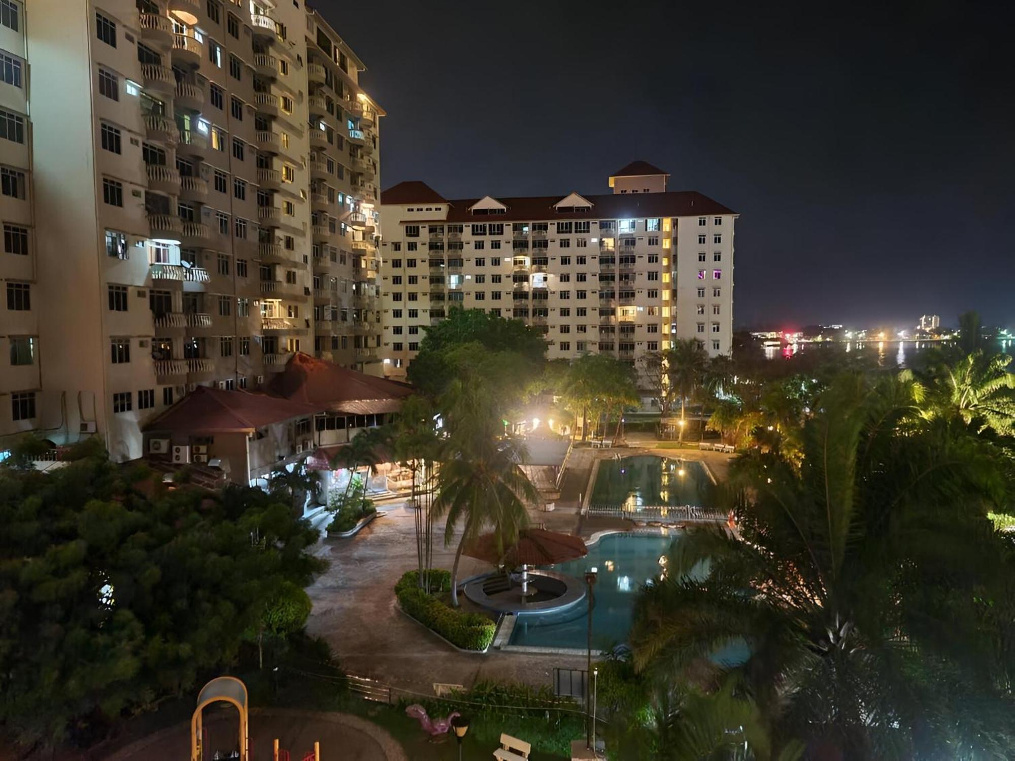 3 Bedroom Seaview Condo @ Glory Beach Resort, Port Dickson Exterior photo